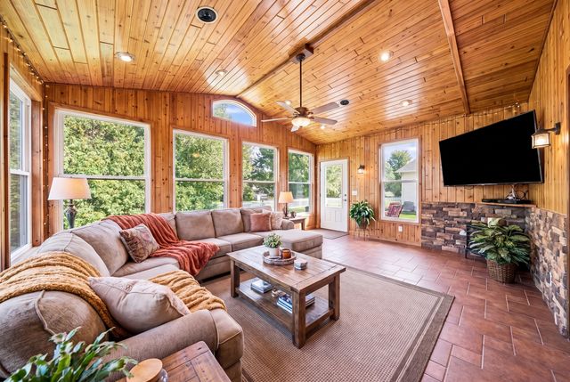 5294 Marquess Trail N, Lake Elmo, MN 55042