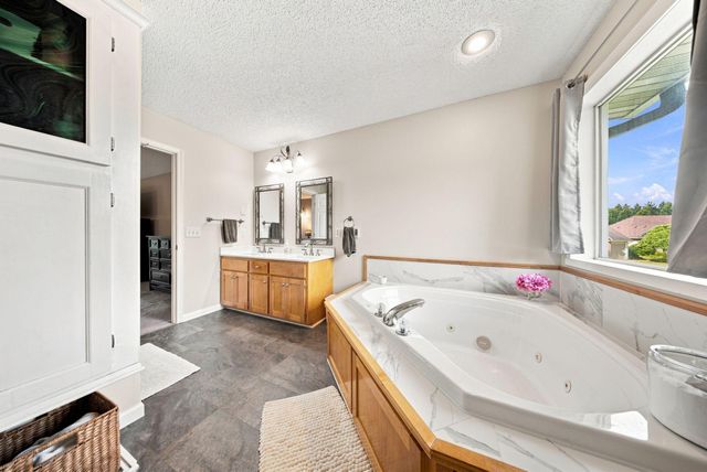 5294 Marquess Trail N, Lake Elmo, MN 55042