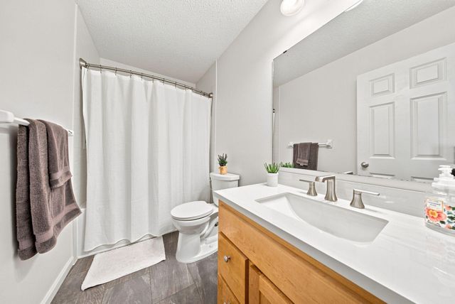 5294 Marquess Trail N, Lake Elmo, MN 55042