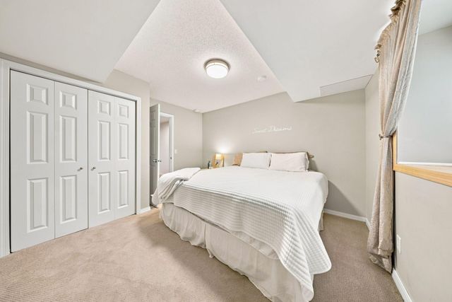 5294 Marquess Trail N, Lake Elmo, MN 55042