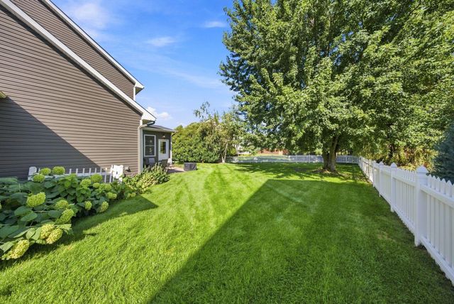 5294 Marquess Trail N, Lake Elmo, MN 55042