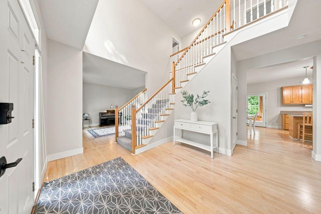 5294 Marquess Trail N, Lake Elmo, MN 55042