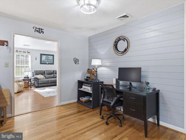 16715 BUFORD DR, Williamsport, MD 21795