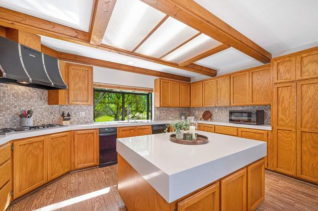 1770 McCourtney Rd, Lincoln, CA 95648