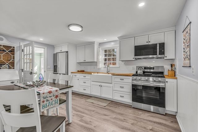 11 Sycamore Lane, Dennis, MA 02660