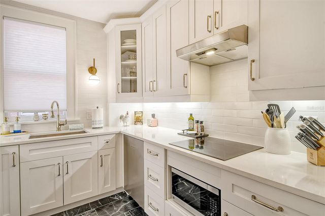 1221 N PALM AVENUE 305, Sarasota, FL 34236