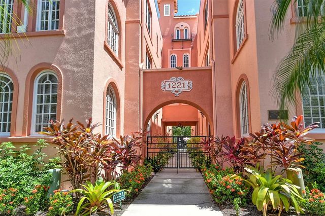 1221 N PALM AVENUE 305, Sarasota, FL 34236