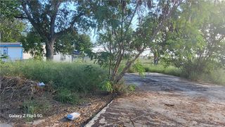 1013 Dona Dr, Corpus Christi, TX 78407