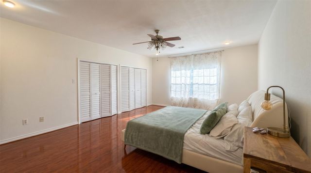 384 Wilcrest Drive 384, Houston, TX 77042