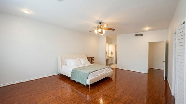 384 Wilcrest Drive 384, Houston, TX 77042