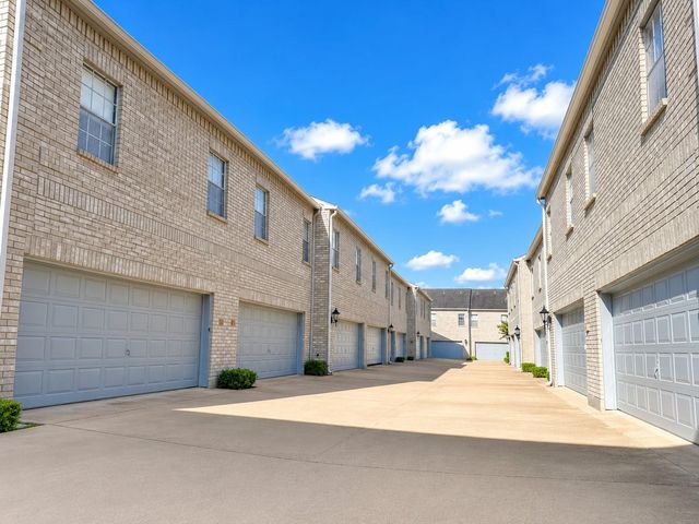 384 Wilcrest Drive 384, Houston, TX 77042