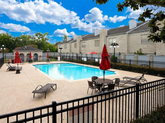 384 Wilcrest Drive 384, Houston, TX 77042