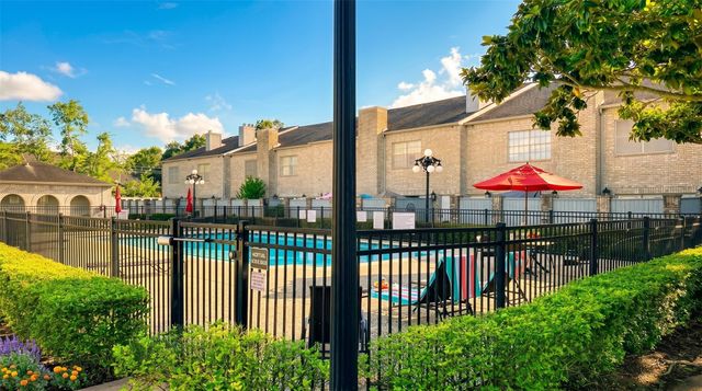 384 Wilcrest Drive 384, Houston, TX 77042