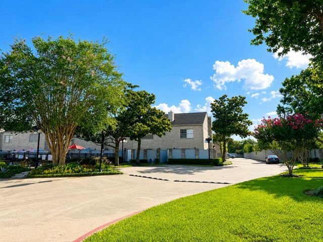384 Wilcrest Drive 384, Houston, TX 77042