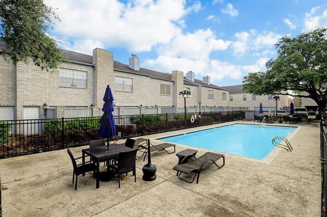 384 Wilcrest Drive 384, Houston, TX 77042
