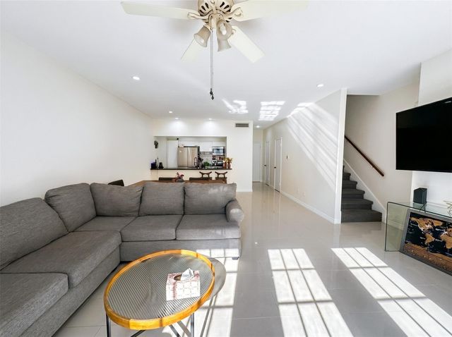 384 Wilcrest Drive 384, Houston, TX 77042