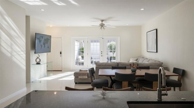384 Wilcrest Drive 384, Houston, TX 77042