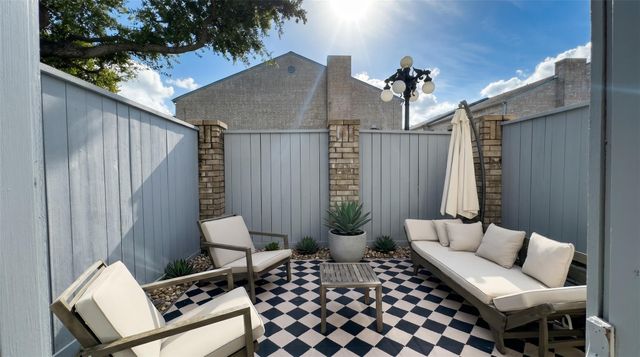 384 Wilcrest Drive 384, Houston, TX 77042