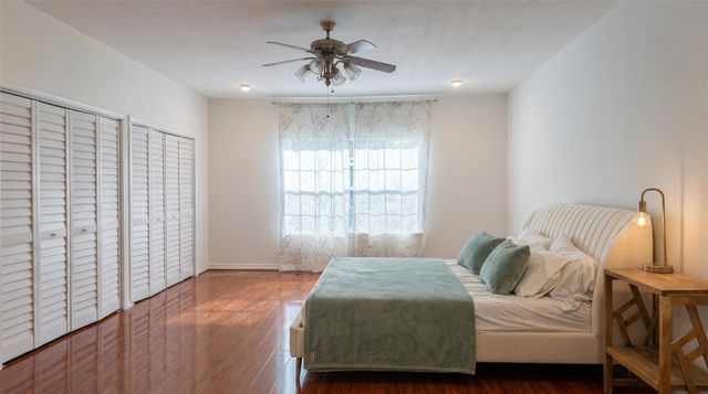 384 Wilcrest Drive 384, Houston, TX 77042