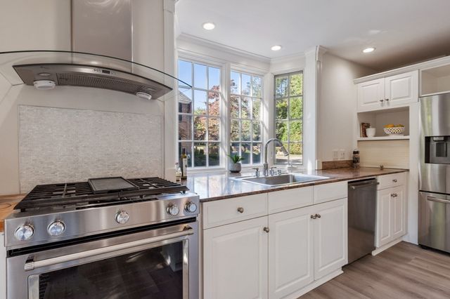 6 Prentiss Lane, Belmont, MA 02478