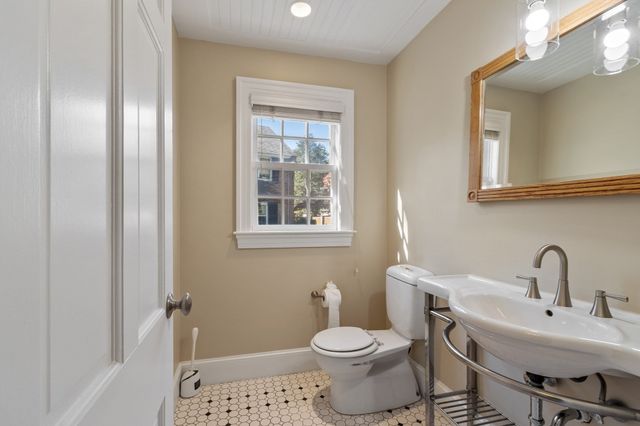 6 Prentiss Lane, Belmont, MA 02478