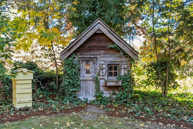 6 Prentiss Lane, Belmont, MA 02478