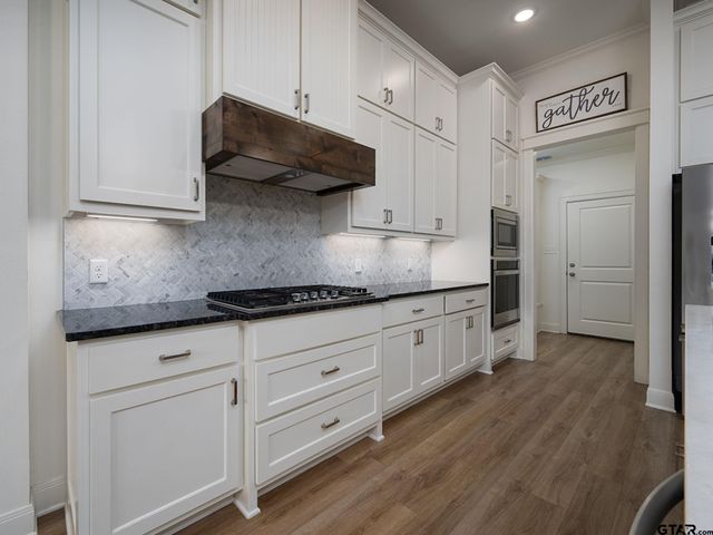7336 Shoal Creek Ct., Tyler, TX 75703