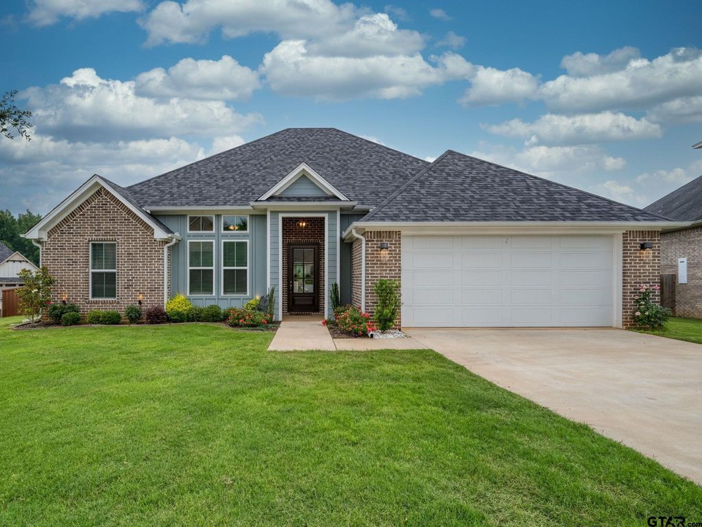 7336 Shoal Creek Ct., Tyler, TX 75703