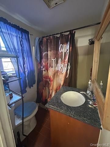 6 Hendrickson Avenue, Elmont, NY 11003