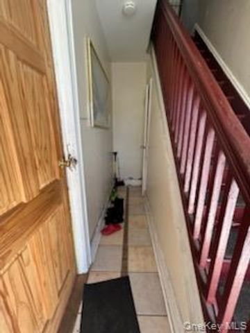 6 Hendrickson Avenue, Elmont, NY 11003