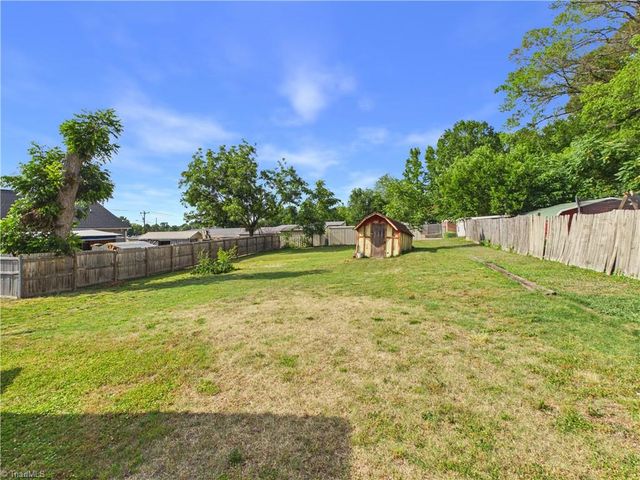 1004 Unity Street, Thomasville, NC 27360