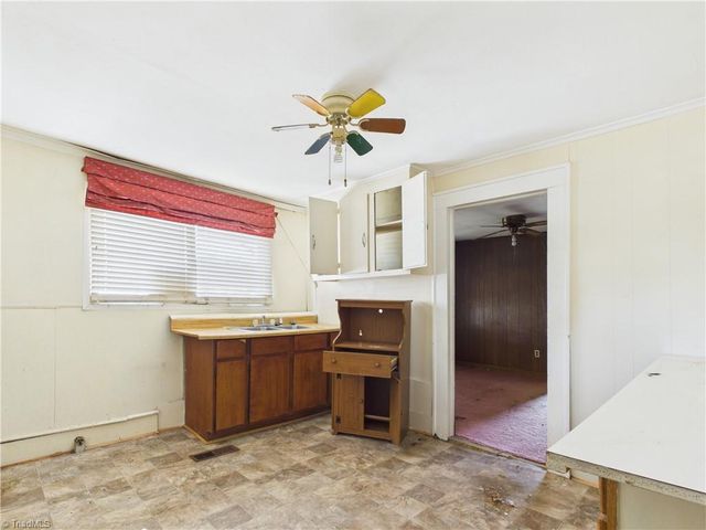 1004 Unity Street, Thomasville, NC 27360