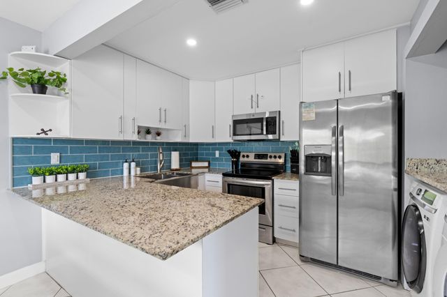 3372 NE 5th Drive, Boca Raton, FL 33431