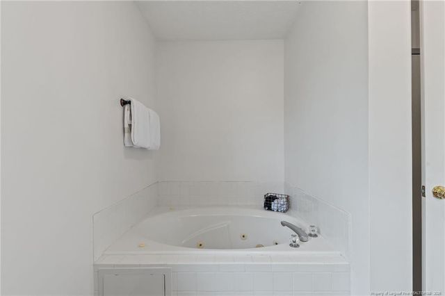 6500 Jacobs Creek Circle, Fayetteville, NC 28306