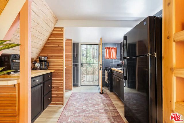 23700 Crest Forest Drive, Crestline, CA 92325