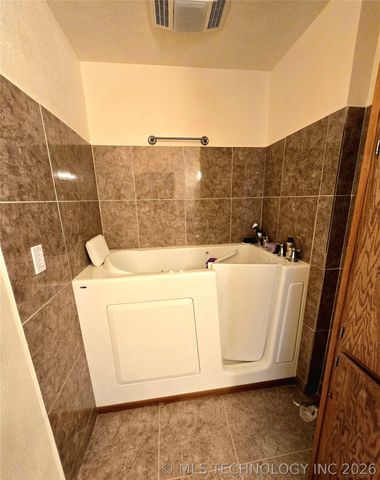 398 Chickasaw Road, Calera, OK 74730