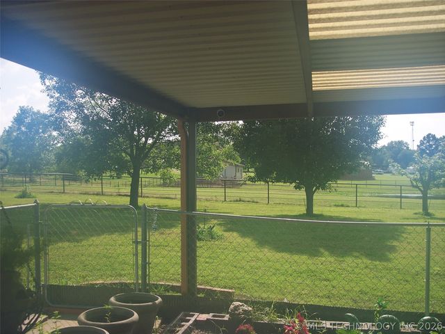 398 Chickasaw Road, Calera, OK 74730