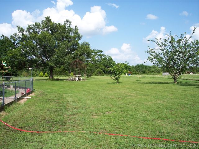 398 Chickasaw Road, Calera, OK 74730