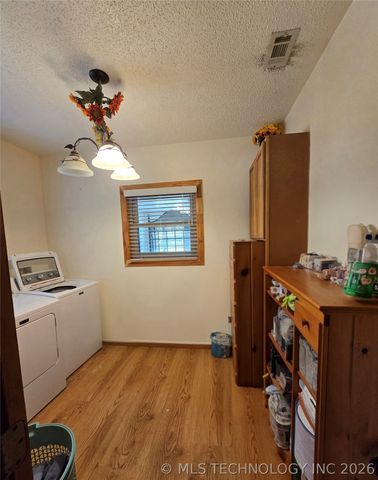 398 Chickasaw Road, Calera, OK 74730