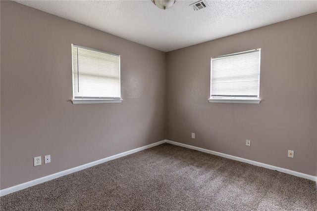 1212 N Janeway Avenue, Moore, OK 73160