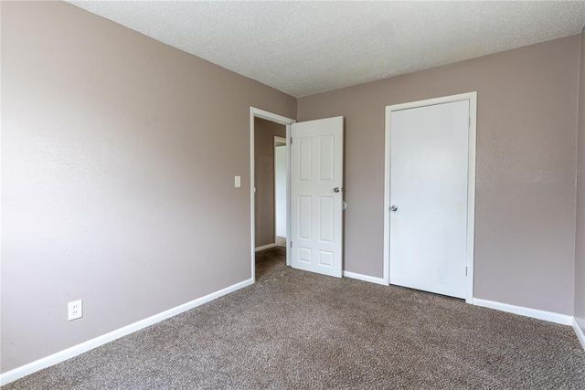 1212 N Janeway Avenue, Moore, OK 73160