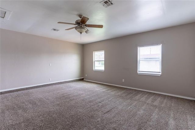 1212 N Janeway Avenue, Moore, OK 73160