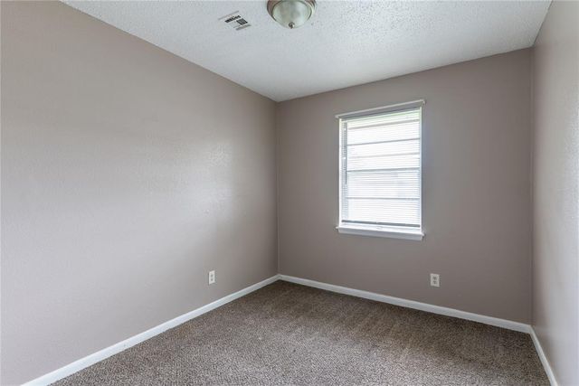 1212 N Janeway Avenue, Moore, OK 73160