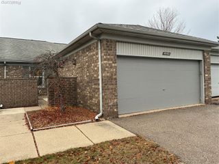 48421 Milonas Drive, Utica, MI 48315