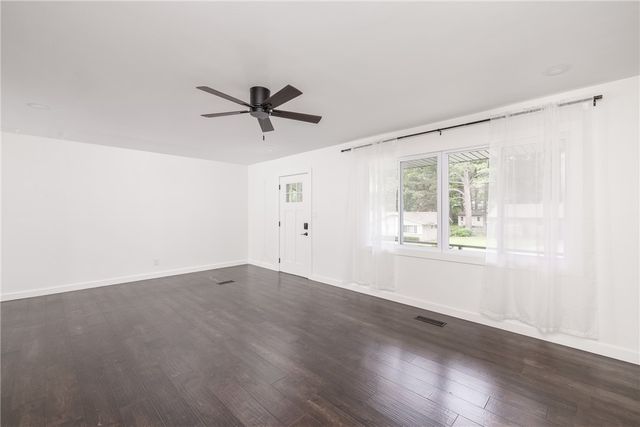 2248 N Hummingbird Lane, Fayetteville, AR 72703
