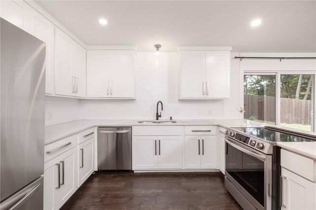 2248 N Hummingbird Lane, Fayetteville, AR 72703