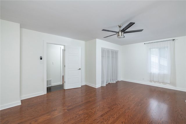 2248 N Hummingbird Lane, Fayetteville, AR 72703
