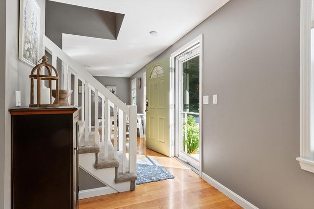 6 Abbot St, Westford, MA 01886
