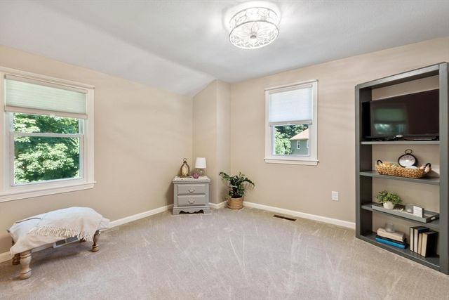 6 Abbot St, Westford, MA 01886
