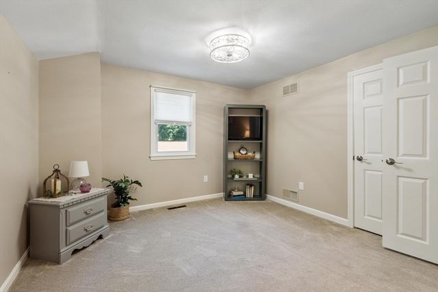6 Abbot St, Westford, MA 01886
